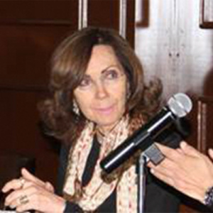 Dra. Ana Rita Valero de García-Lascuráin