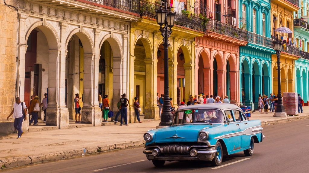 Foto de la Habana vieja. Trump cierra el turismo.