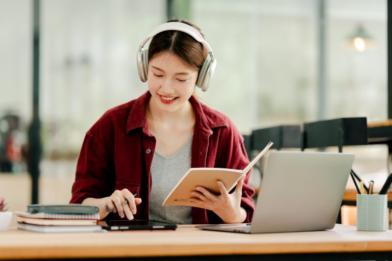 Estudiante con inteligencia financiera