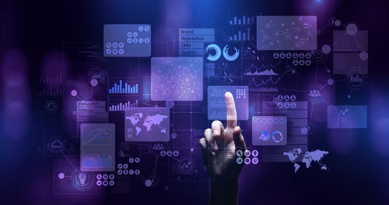 Ejecutivo revisando dashboard estadístico en pantalla, en ambiente corporativo moderno.