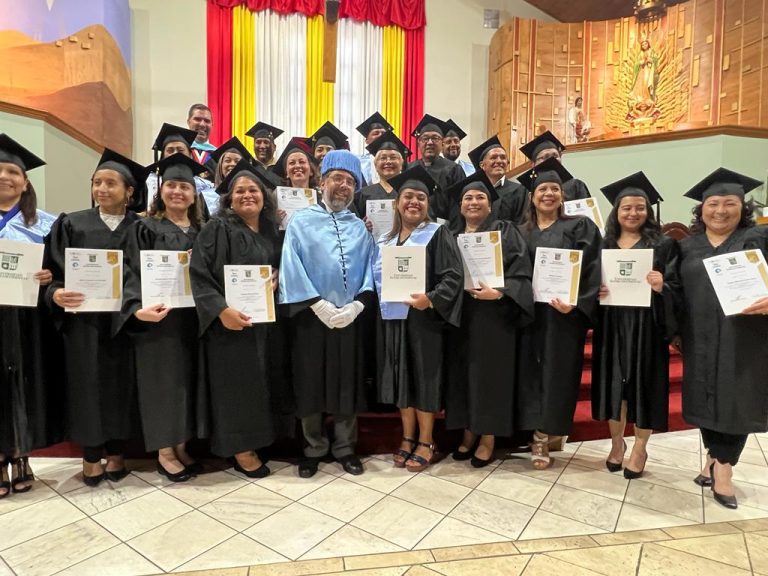 Ceremonia de entrega de Diplomas de webinario de Acompañamiento Social impartido por el Coleg en Atlanta