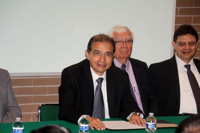 Ceremonia protocolaria de la firma del convenio de la Alianza UIC-UPAEP