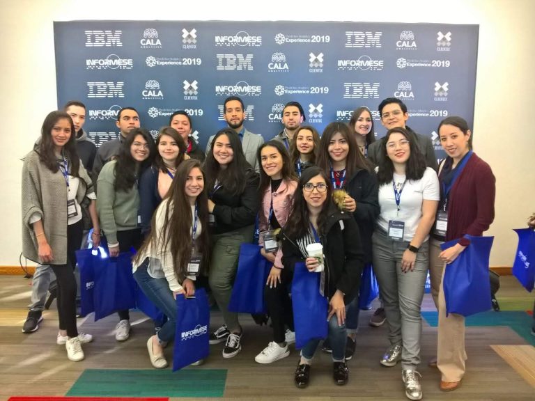 UIC presente en la Predictive Analytics Experience