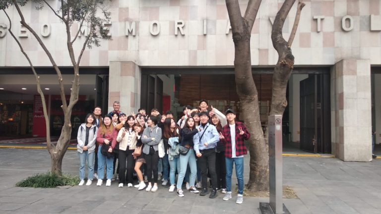 Estudiantes de intercambio visitaron el Museo Memoria y Tolerancia