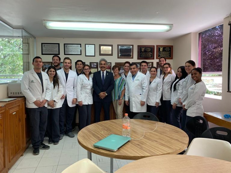 Presidente de la AMO visitó las instalaciones de la Fac