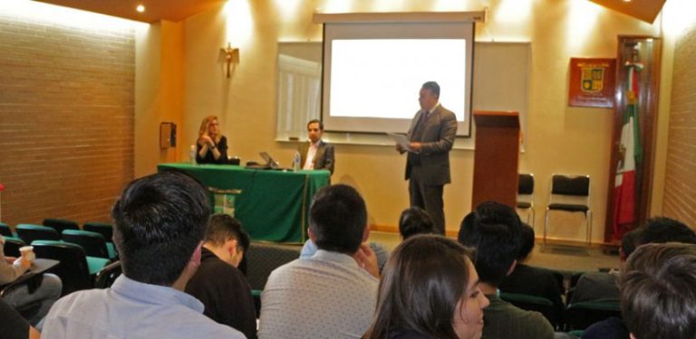 Cofece dicta conferencia a estudiantes de Administración Estratégica