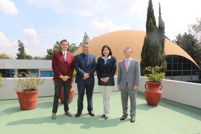 UIC  firma convenio de cooperación con la Asociación Panameña de Traductores e Intérpretes