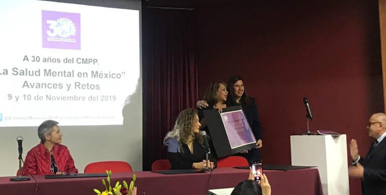 Consejo Mexicano de Psicoanálisis y Psicoterapia entrega reconocimiento a la UIC